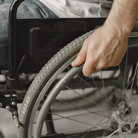 آیا پیرسینگ میتواند باعث فلجی شود یا فلج کند 