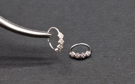 پیرسینگ نقره پره بینی حلقه ای 4نگین کد 692