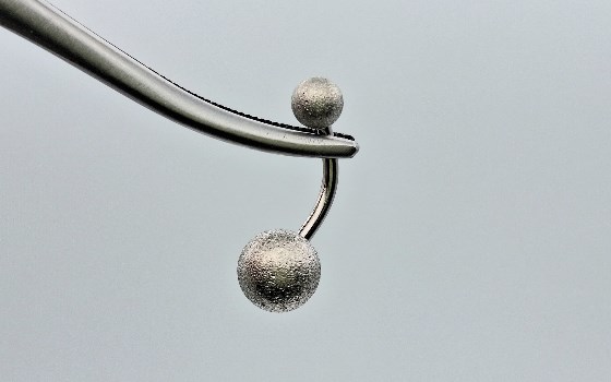 پیرسینگ ناف نقره ای اکلیلی کد 825